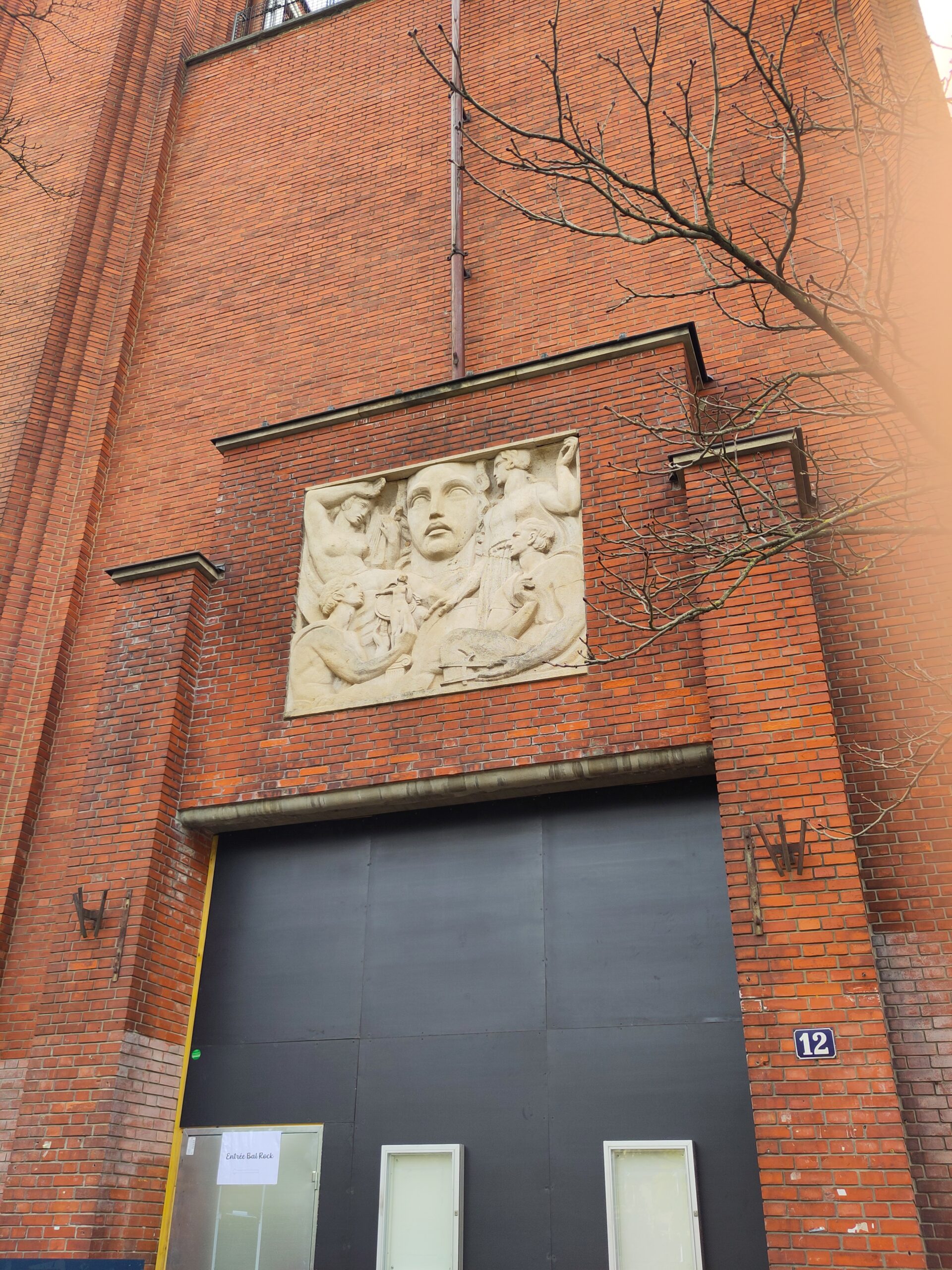 Mairie 14e bas-relief